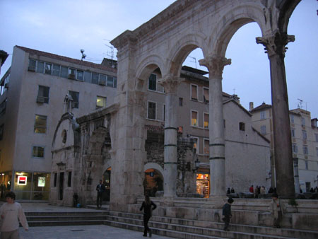 More roman architecture